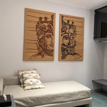 לינה וארוחת בוקר D'orville Luxury 4*