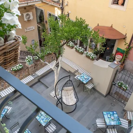 D'orville Luxury Couette-café