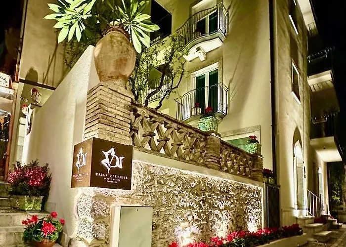 לינה וארוחת בוקר D'orville Luxury 4*